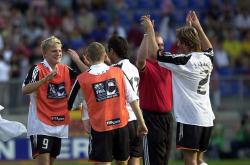 爱游戏中国-荷兰队在比赛中取得悬殊胜利