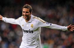 爱游戏官方-上海队稳稳拿下雄鹿，NBA季后赛焦点战中的东方力量