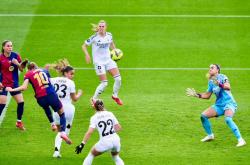 爱游戏娱乐-巴萨球星伤退，球队胜利难掩忧虑的简单介绍