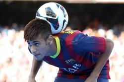 AYX官方直播-意甲焦点战之夜，詹姆斯舞台越大越强