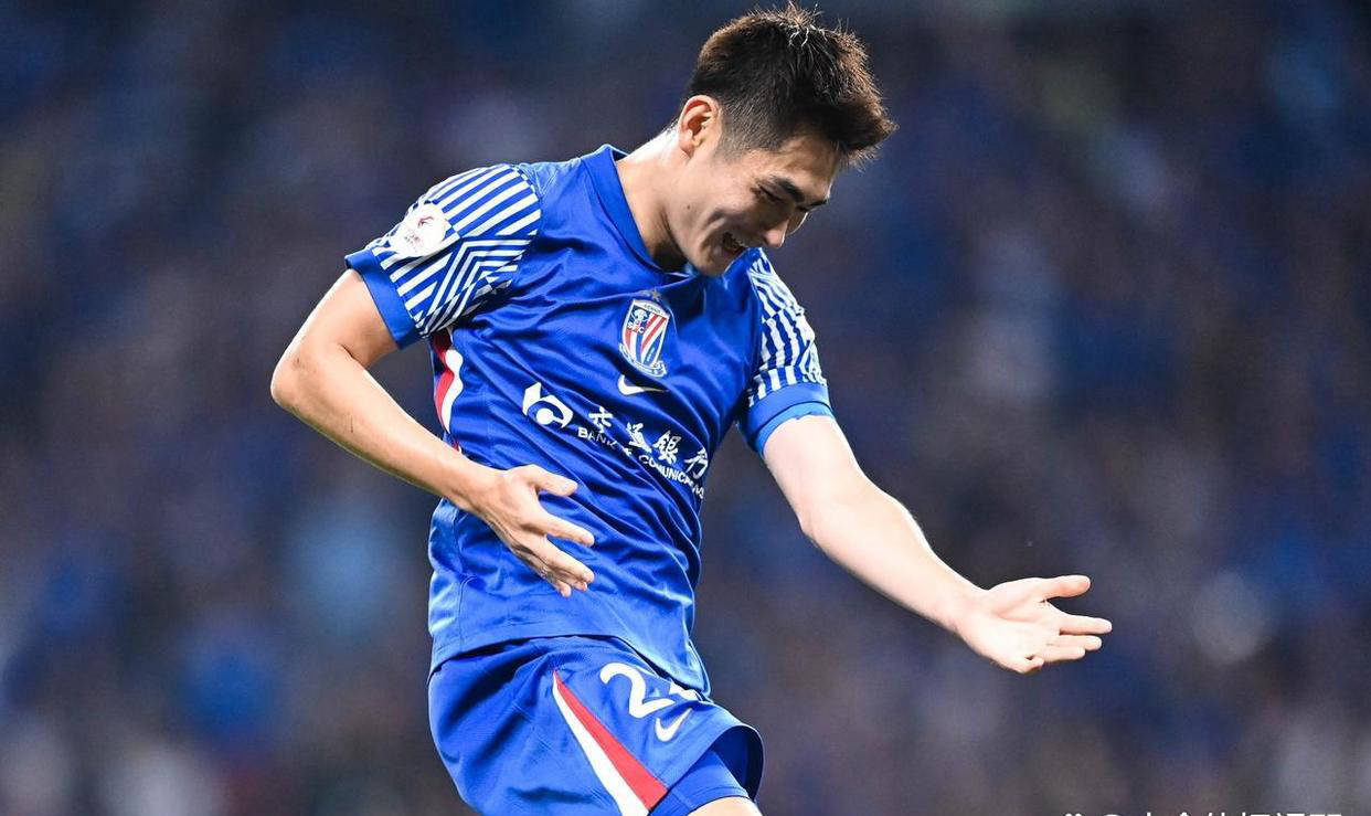 足坛新星崭露头角,中超联赛也有精彩之处!的简单介绍 足坛新星崭露头角,中超联赛也有精彩之处!的简单介绍