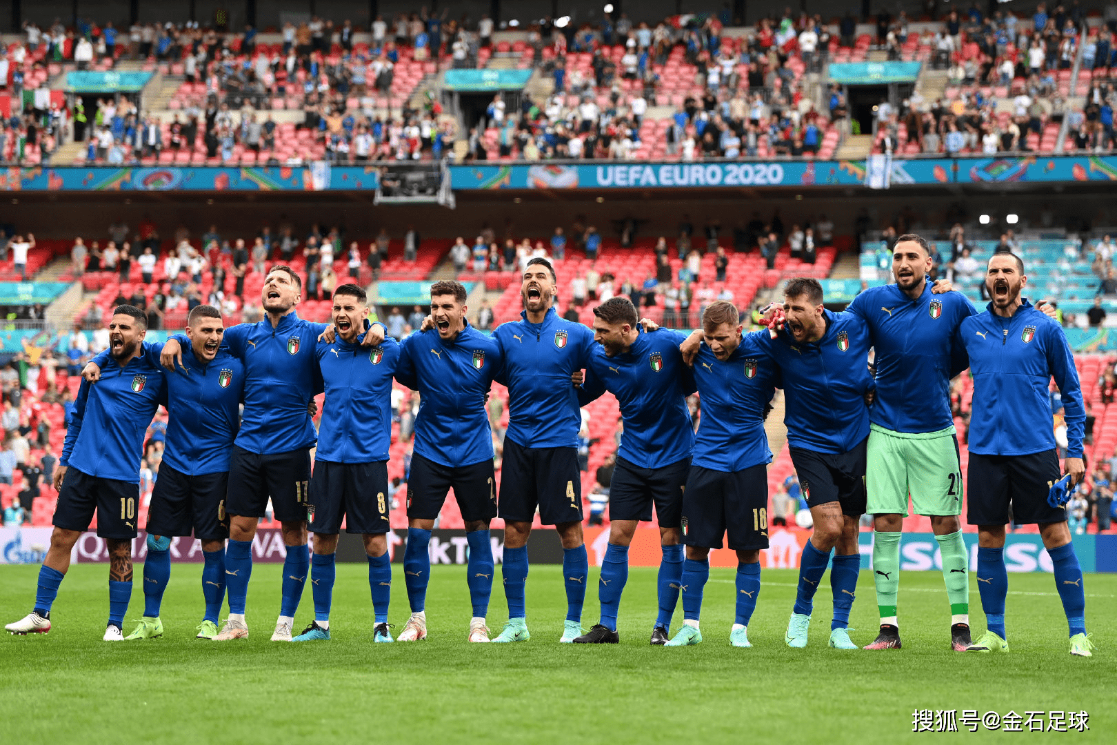 关于丹麦队费耶诺德大胜，成功进军欧洲杯八强的信息