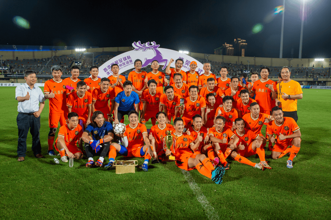 世界级足球明星悉数亮相:球场烽火腾腾的简单介绍 世界级足球明星悉数亮相:球场烽火腾腾的简单介绍