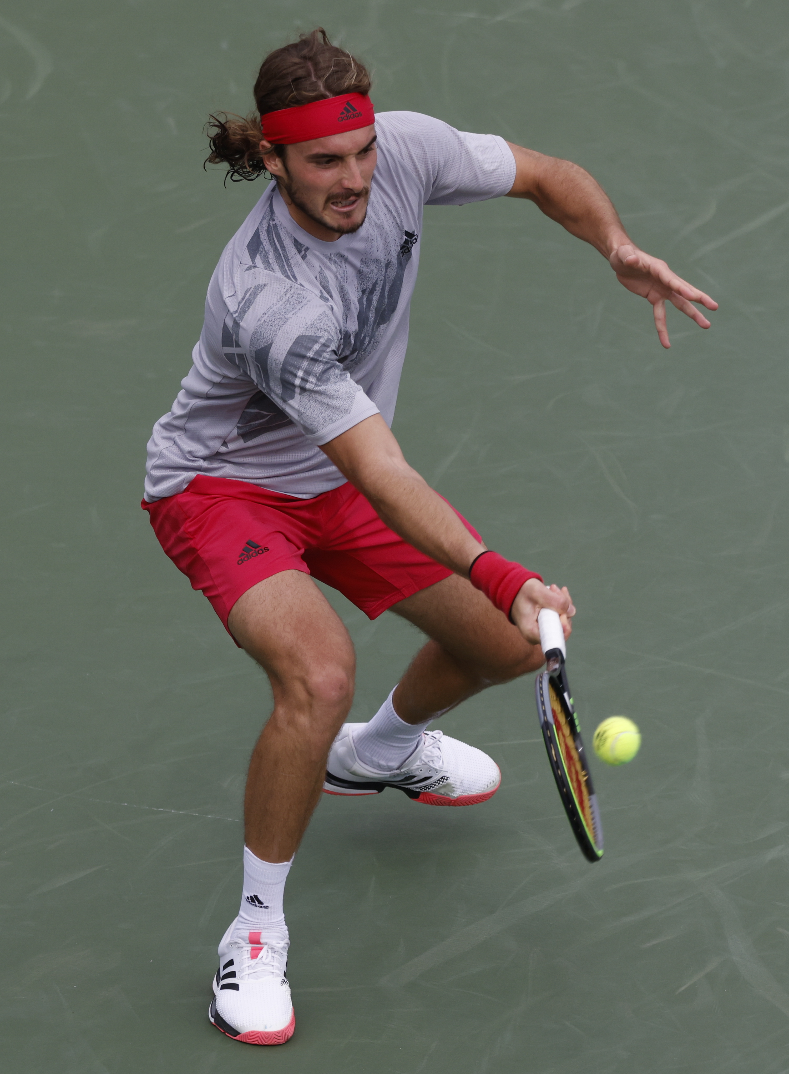 包含美网轻取联合杯，西西帕斯惊艳四座的词条