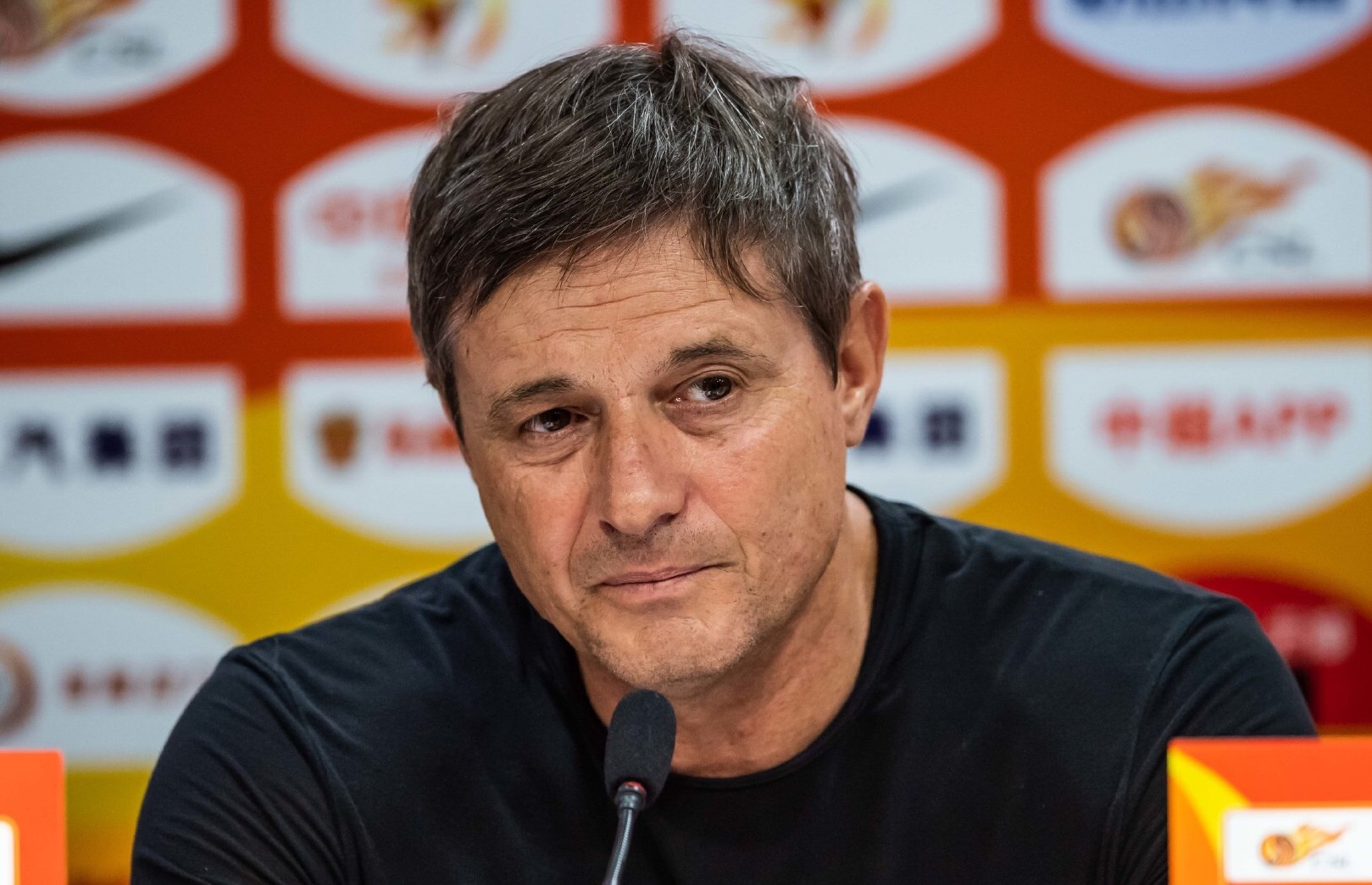 马拉加主教练战术失误，导致关键失利