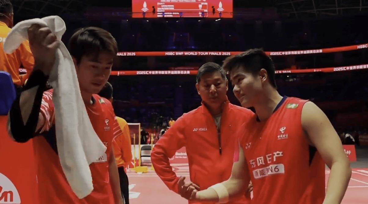 包含中国羽毛球队翻盘印尼羽毛球队，谌龙完成帽子戏法的词条