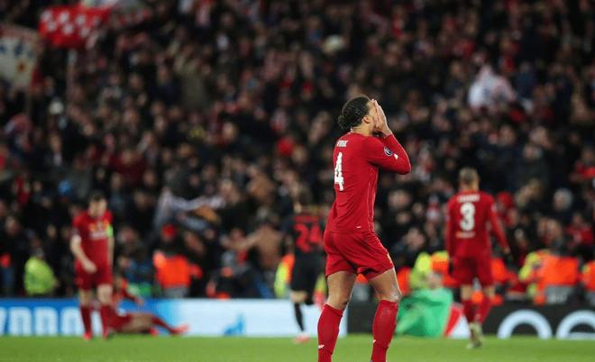 包含卡里乌斯扑出点球，帮助拜仁击败多特的词条