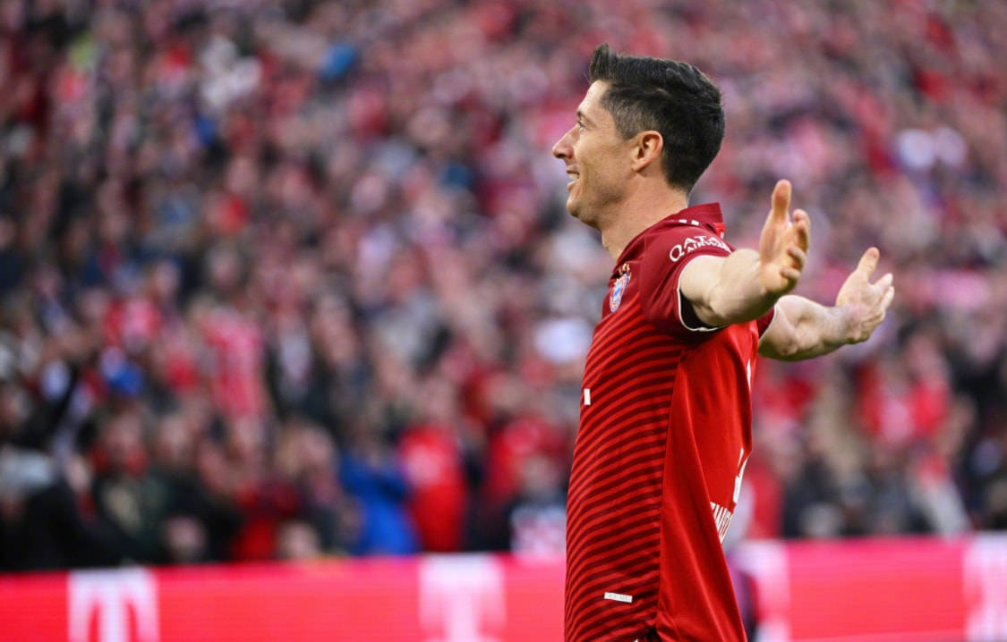 包含卡里乌斯扑出点球，帮助拜仁击败多特的词条