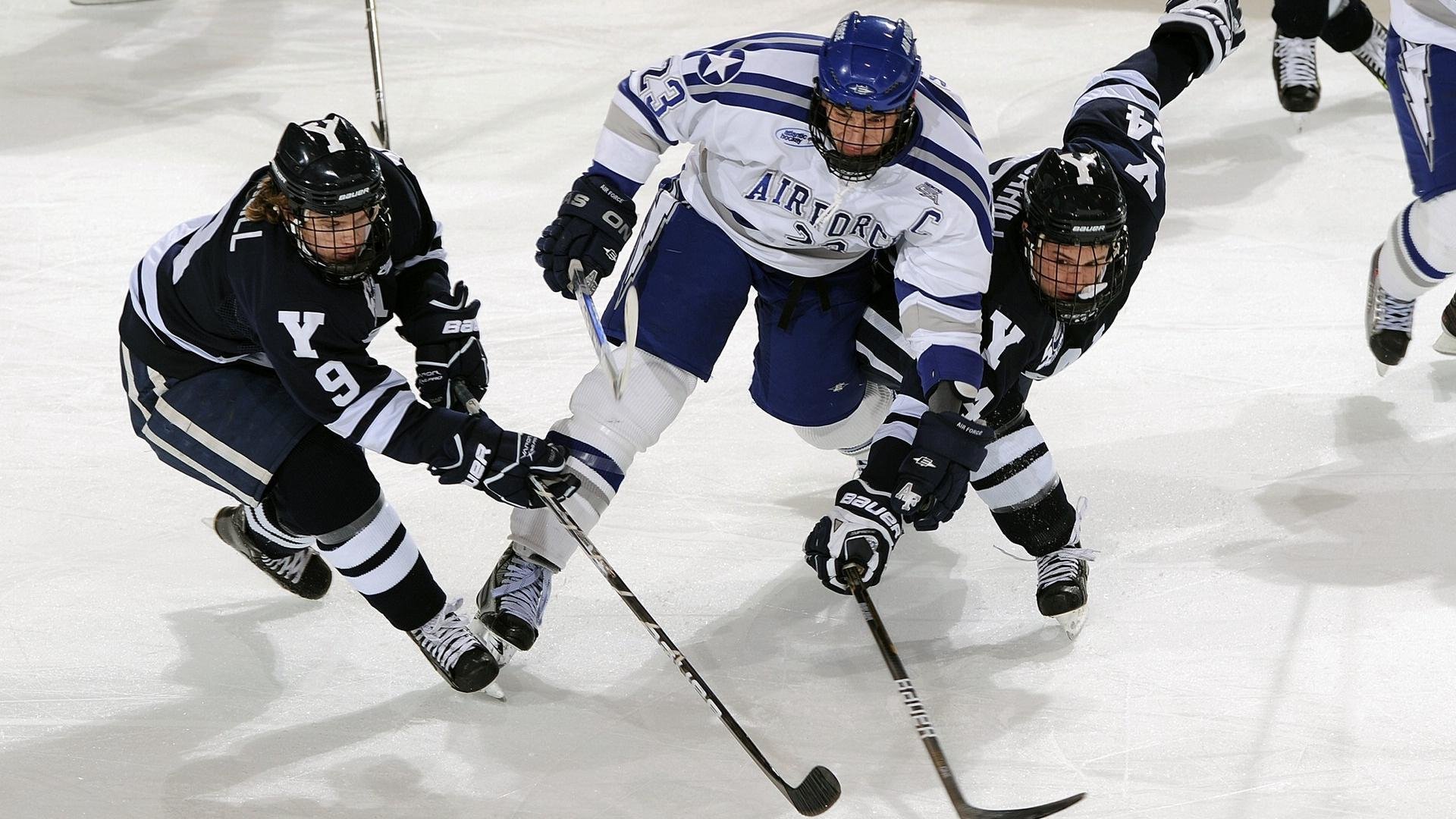 赛道上的双重突破,阿斯顿马丁轻取哈斯,周冠宇刷新纪录书写历史